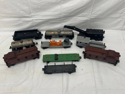 (10)Pre-War & Post-War Lionel Trains - Pre-War DieCast #2957 NY Caboose, #2957 AT+SF Caboose,: (10)Pre-War & Post-War Lionel Trains - Pre-War DieCast #2957 NY Caboose, #2957 AT+SF Caboose, Searchlight, Log Cars, Tankers & More