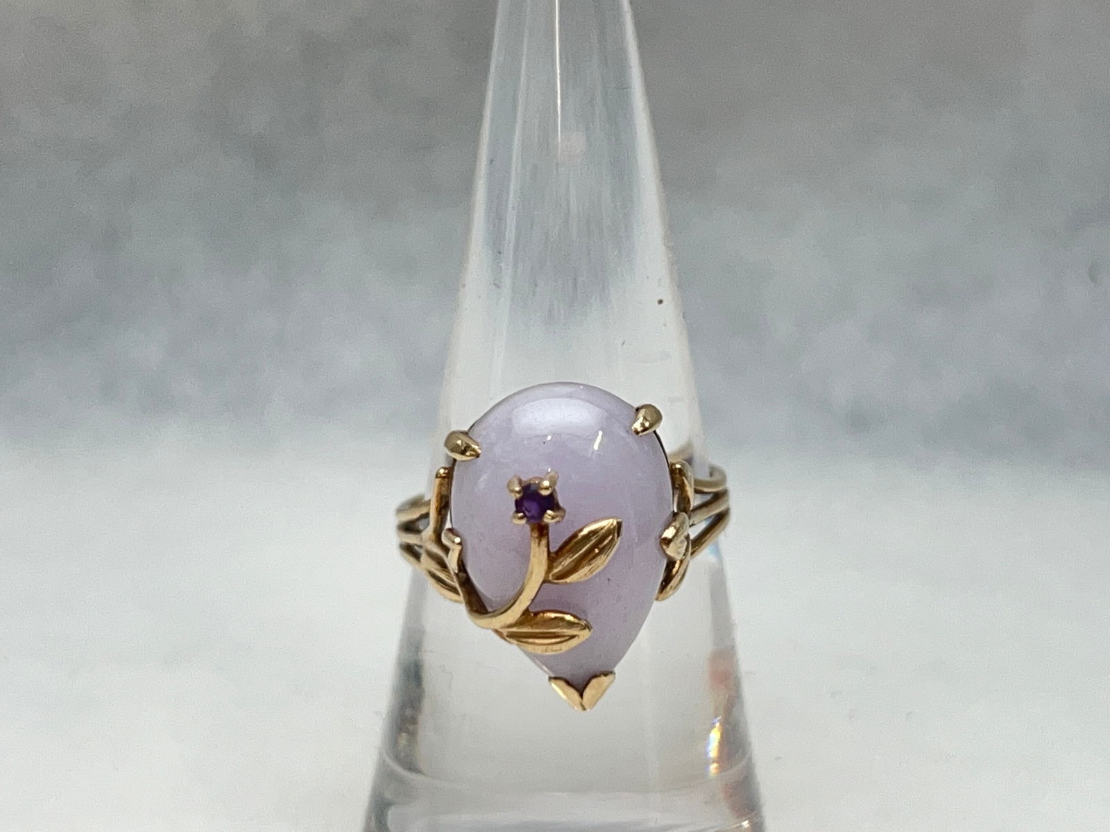 14K Gold Lavender Jade Amethyst Ring, 4.91g TW (1 of 4)