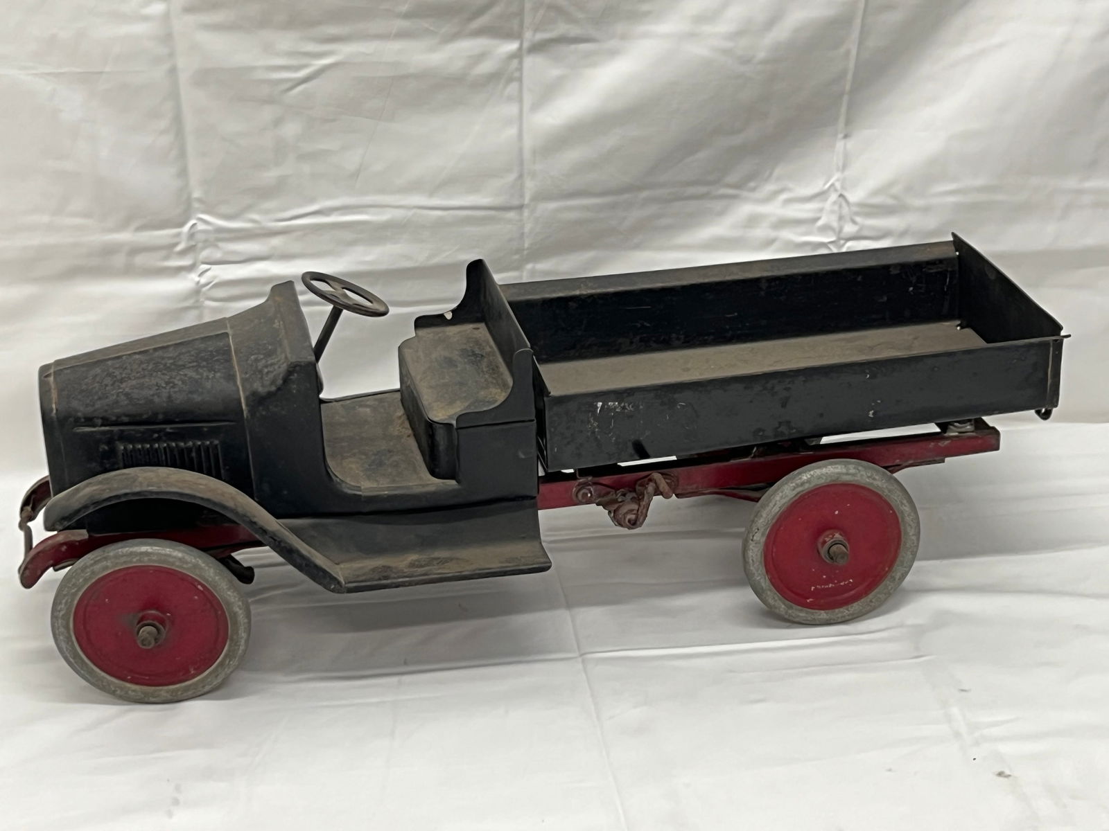 1920s Buddy L Pressed Steel Dump Truck 24''L: 1920s Buddy L Pressed Steel Dump Truck 24''L