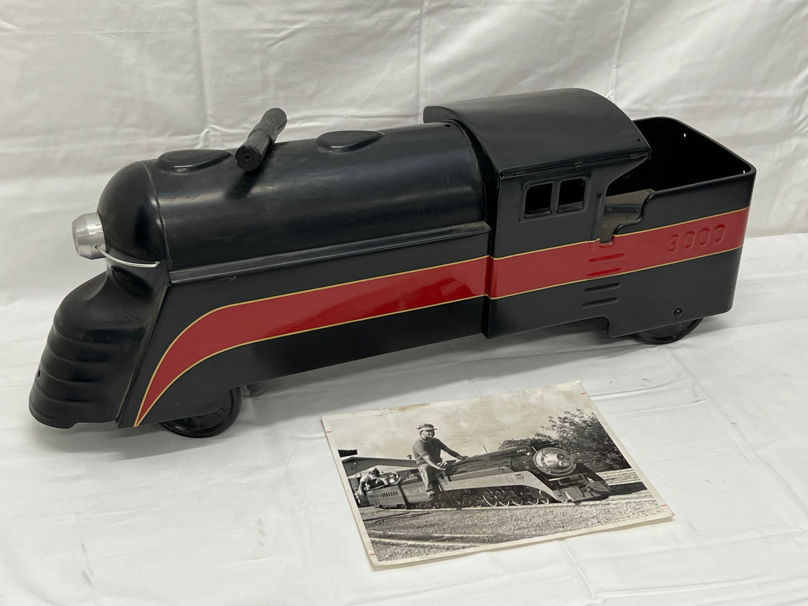 Vintage Marx Steel Ride on Train #3000, Train Photo (1 of 7)