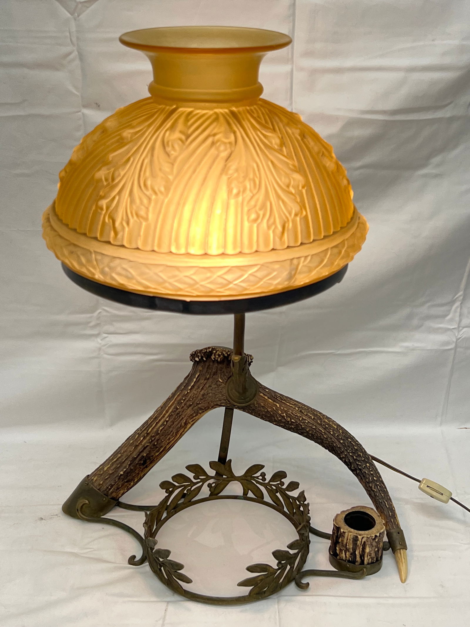 Atq Antler Desk Lamp w/ Glass Shade - Antler / Brass w/ Inkwell + Pen Holders - Approx. 16'' x 11'' (1 of 6)