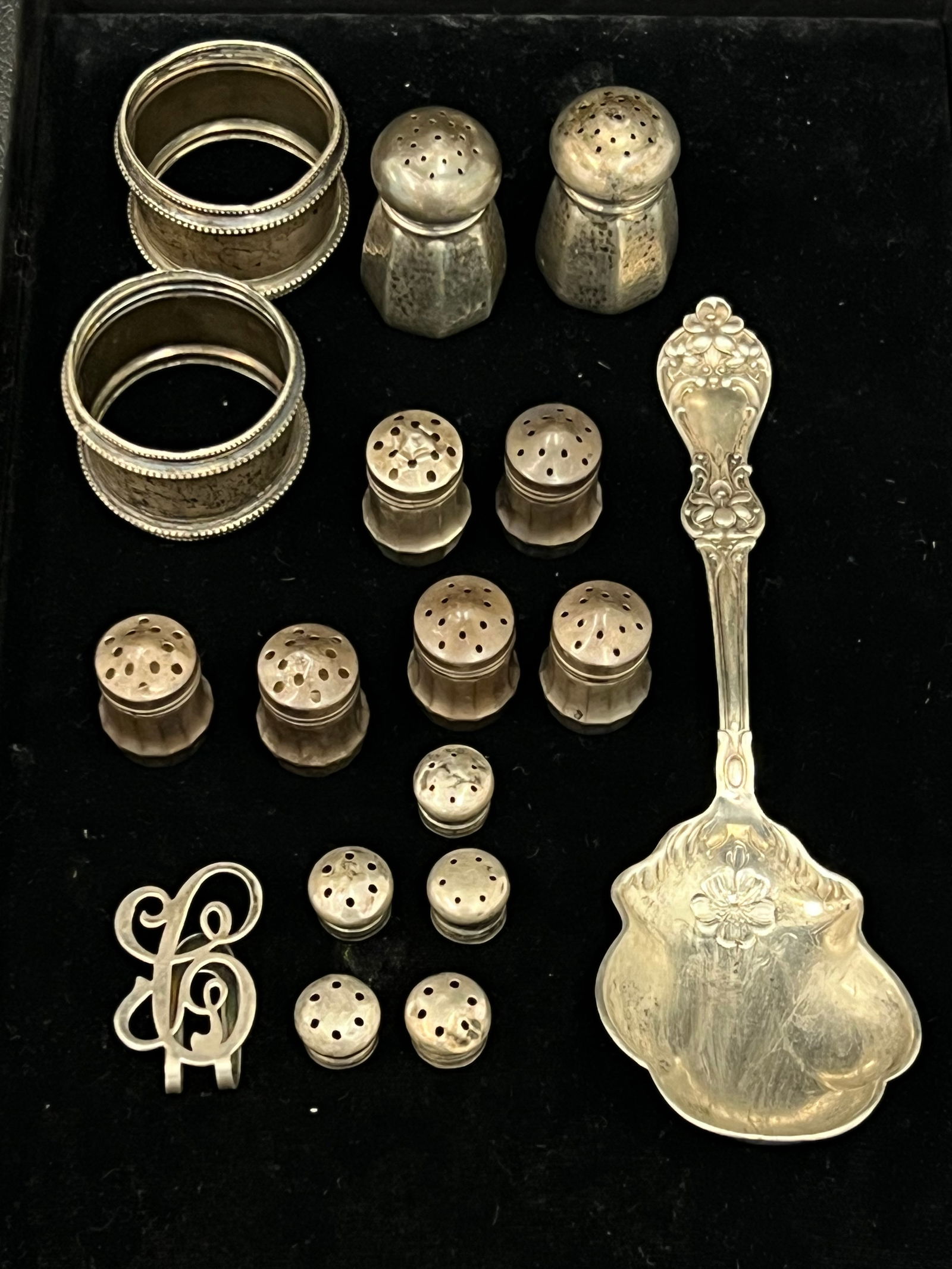 Atq / Vtg Sterling Silver Items, 102g Wgt - Baker Manchester Floral Serving Spoon, Napkin Rings, (1 of 6)