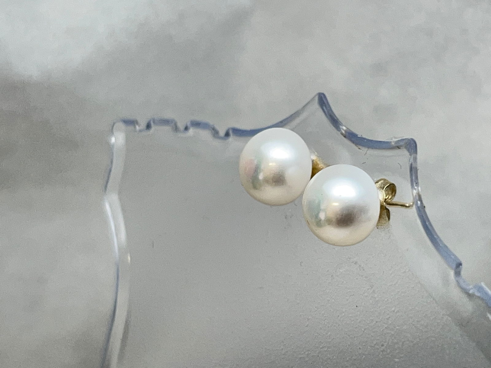 14K Gold Pearl Stud Earrings (1 of 4)