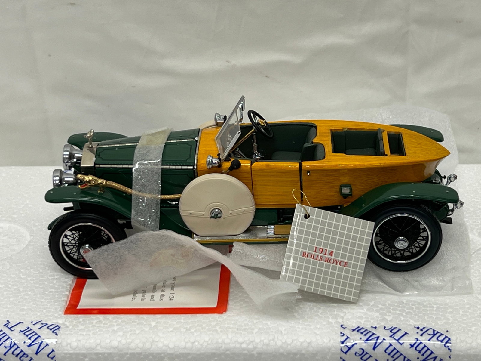Franklin Mint Diecast 1914 Rolly Royce Silver Ghost - Mint Condition in Original Box Never Displayed: Franklin Mint Diecast 1914 Rolly Royce Silver Ghost - Mint Condition in Original Box Never Displayed 1:24 Scale #B11FX11