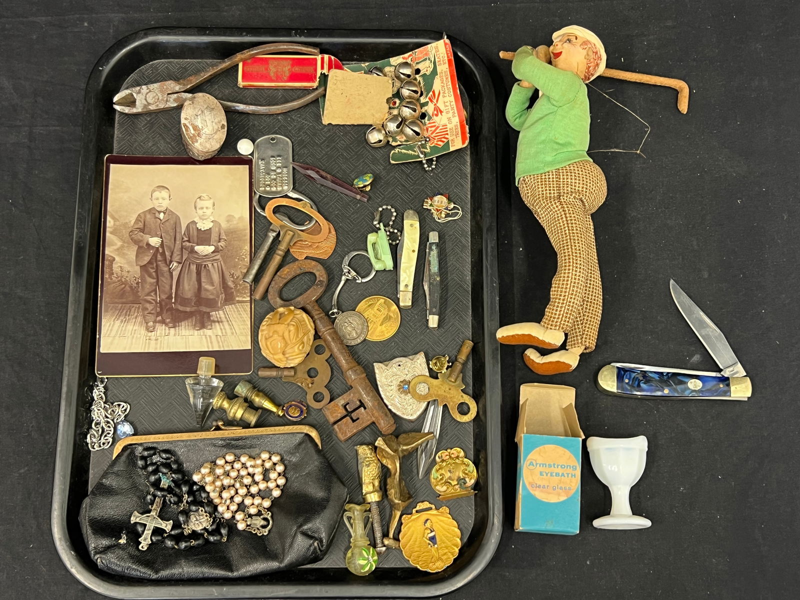 Misc Tray Lot Atq/ Vtg - Skeleton Keys, Knives,More (1 of 5)