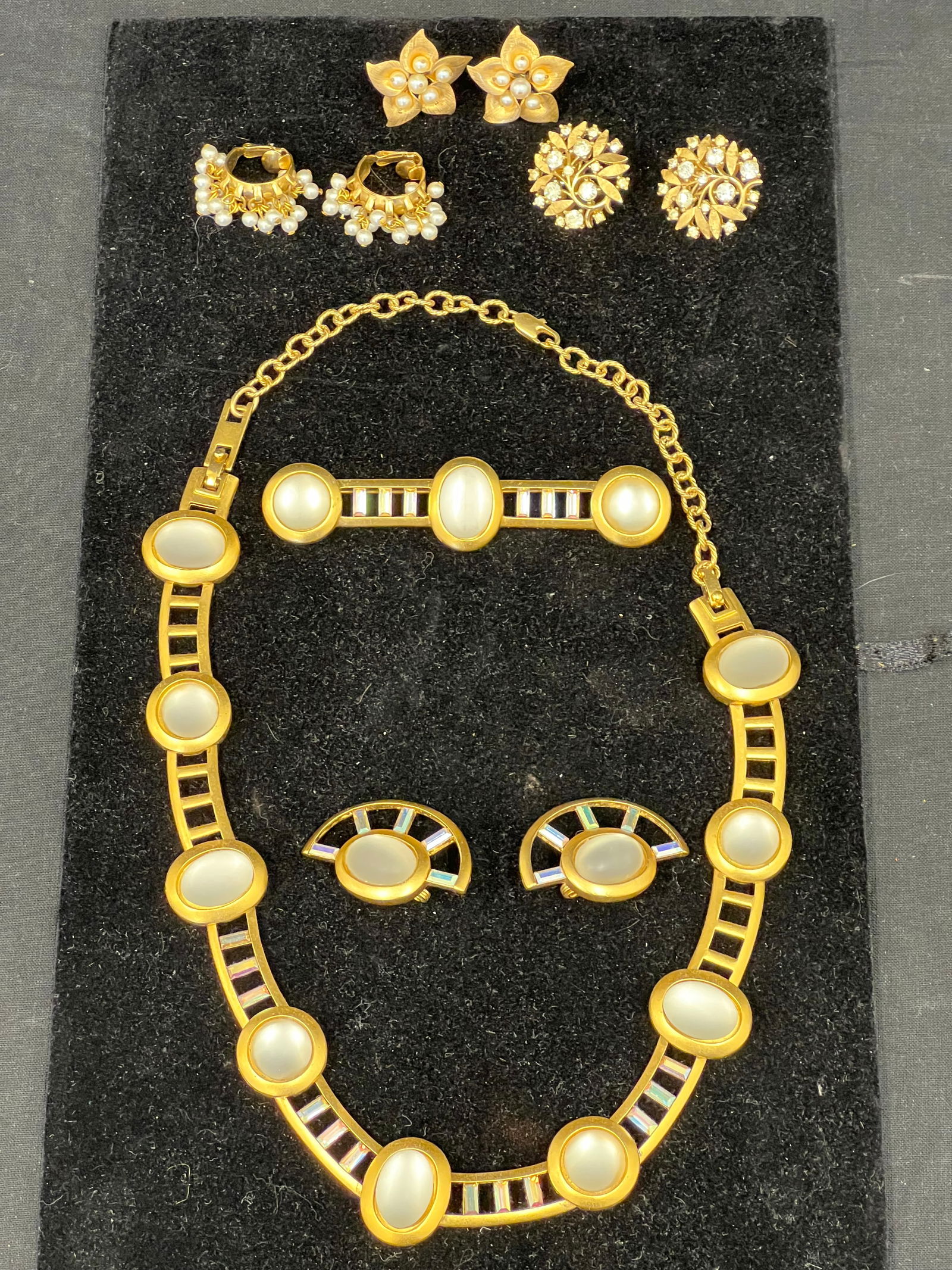 Vtg Monet Jewelry Set, Trifari Earrings,More - Monet Necklace, Brooch / Pin + Earring Set, Trifari (1 of 5)