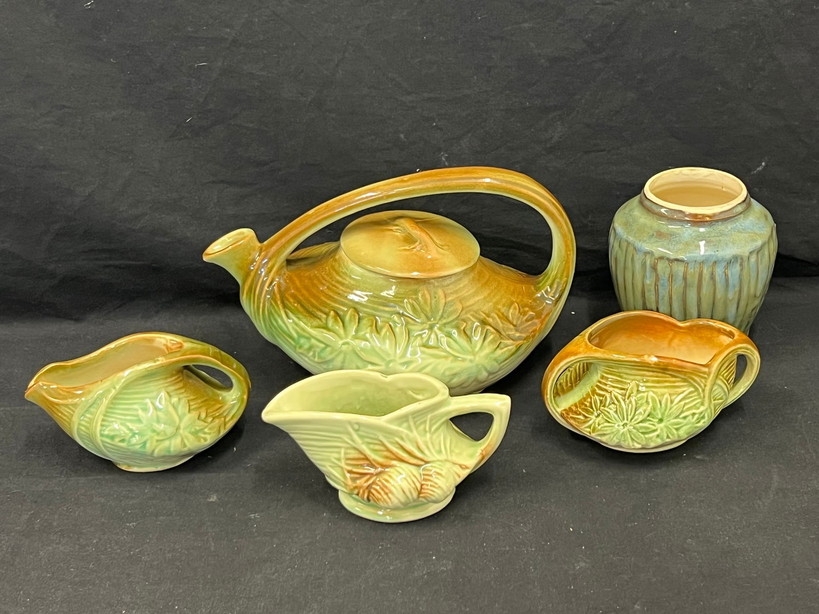 Signed McCoy Daisy Teapot, Creamers, Sugar,More - G.Miller Vase (1 of 11)