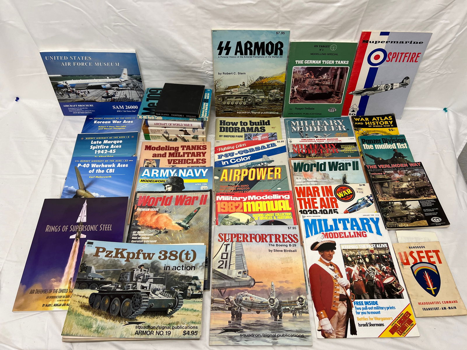 Asst Military Books - The Verlinden Way Military Models + Dioramas, Handbook w/ Map, Rand McNally (1 of 7)