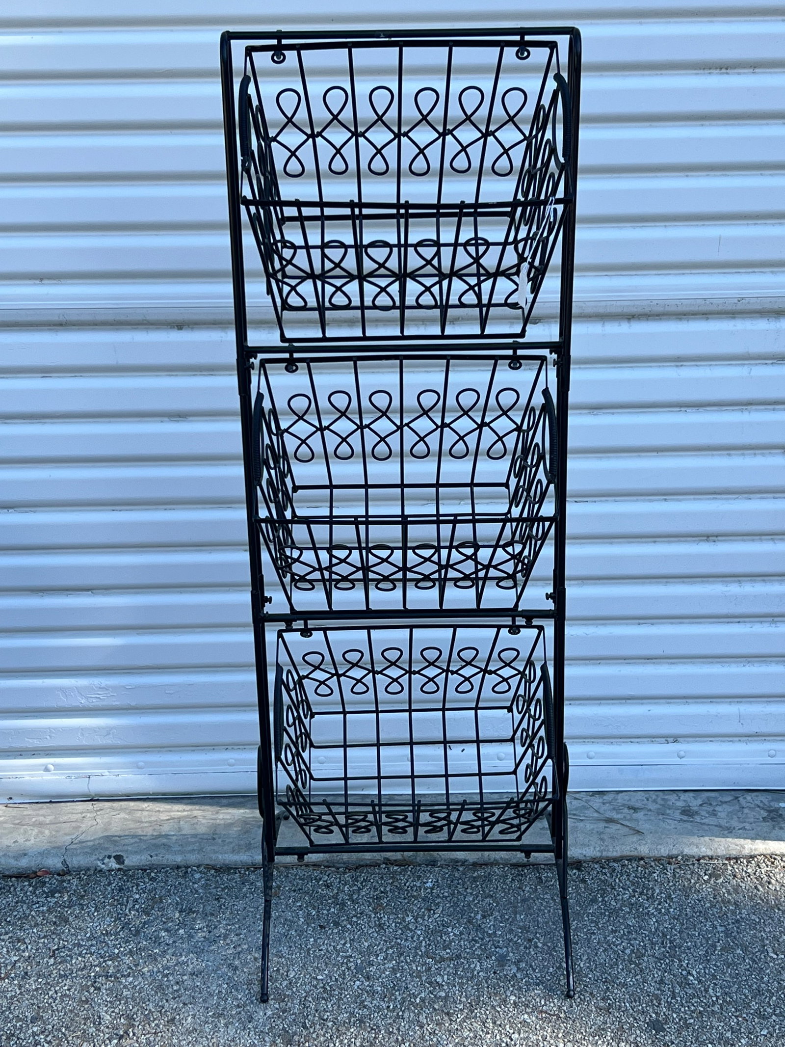 3 Tier Metal Basket Display Stand 17'' x 18'' x 15'' - Removable Swinging Baskets (Pick Up or (1 of 3)