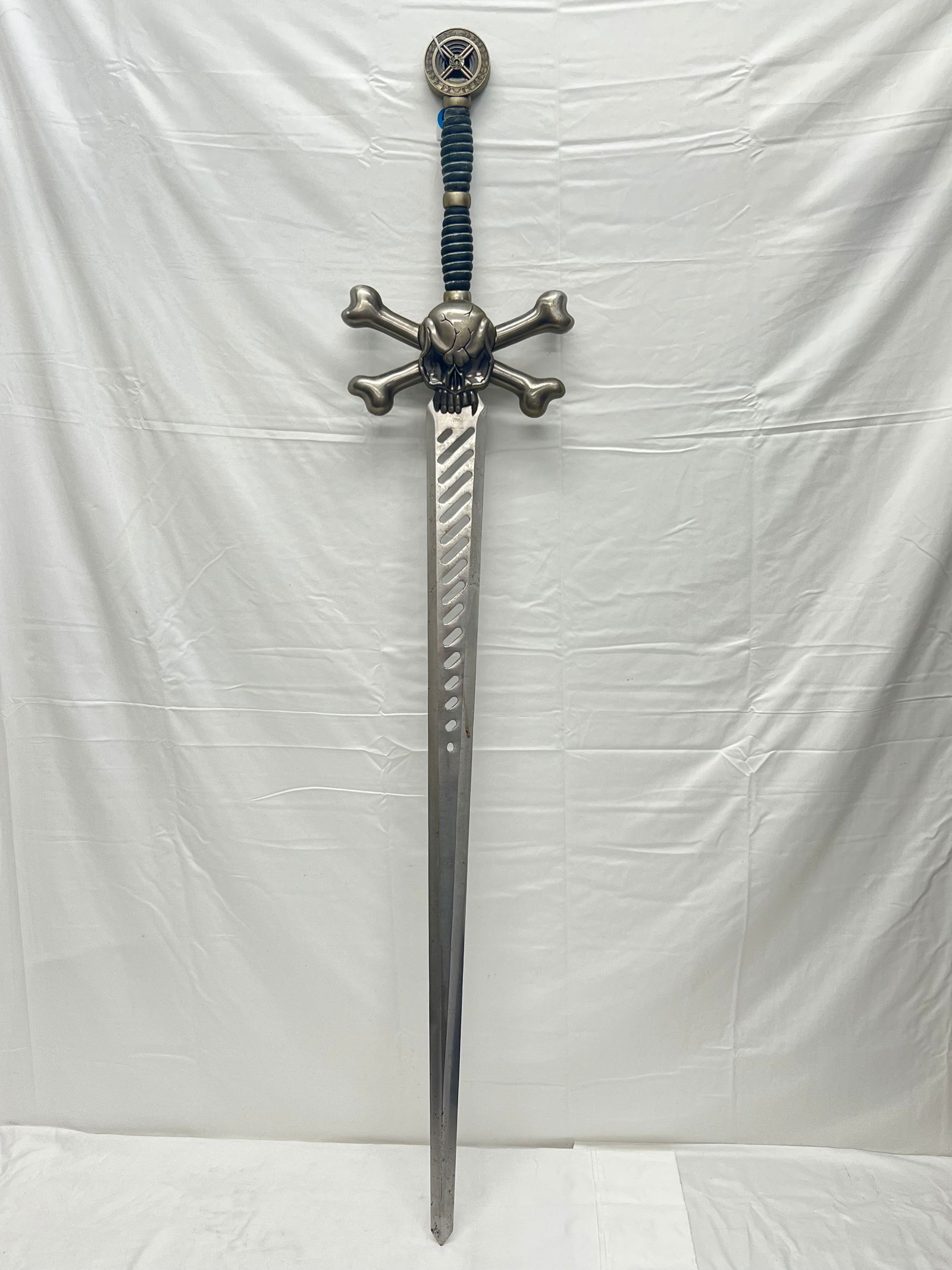 Russ Farrel Crossbone Skull Sword w/ Dagger - Frost Cutlery - Sword 53.5''L Overall + Blade 37.5''L (1 of 9)