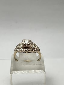 Vtg 18K Gold Diamond Ring, 3.89g TW, Sz 8 - Center White Diamond w/ 22 Surrounding Diamonds