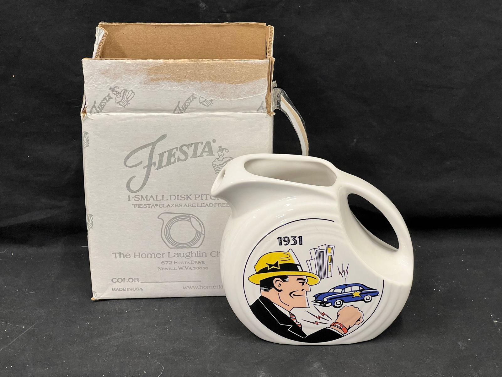 Fiesta Ware Pottery Disk Juice Pitcher Dick Tracy - 1931 Tribune Media Services HLCCA (1 of 4)