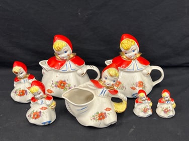 7pcs Vintage Hull Red Riding Hood USA Tea / Coffee - Coffee / Tea Pot, Creamer, Salt Pepper Figures