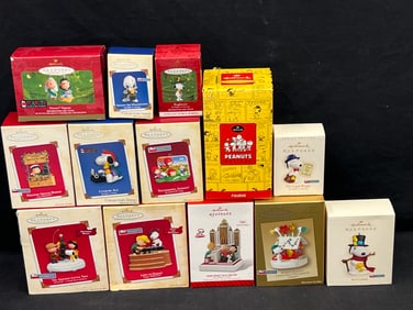 (13)Hallmark Peanuts, Snoopy Ornaments - Snoopy LTD QPC4021, Hark! Music Fills The Air, Holiday