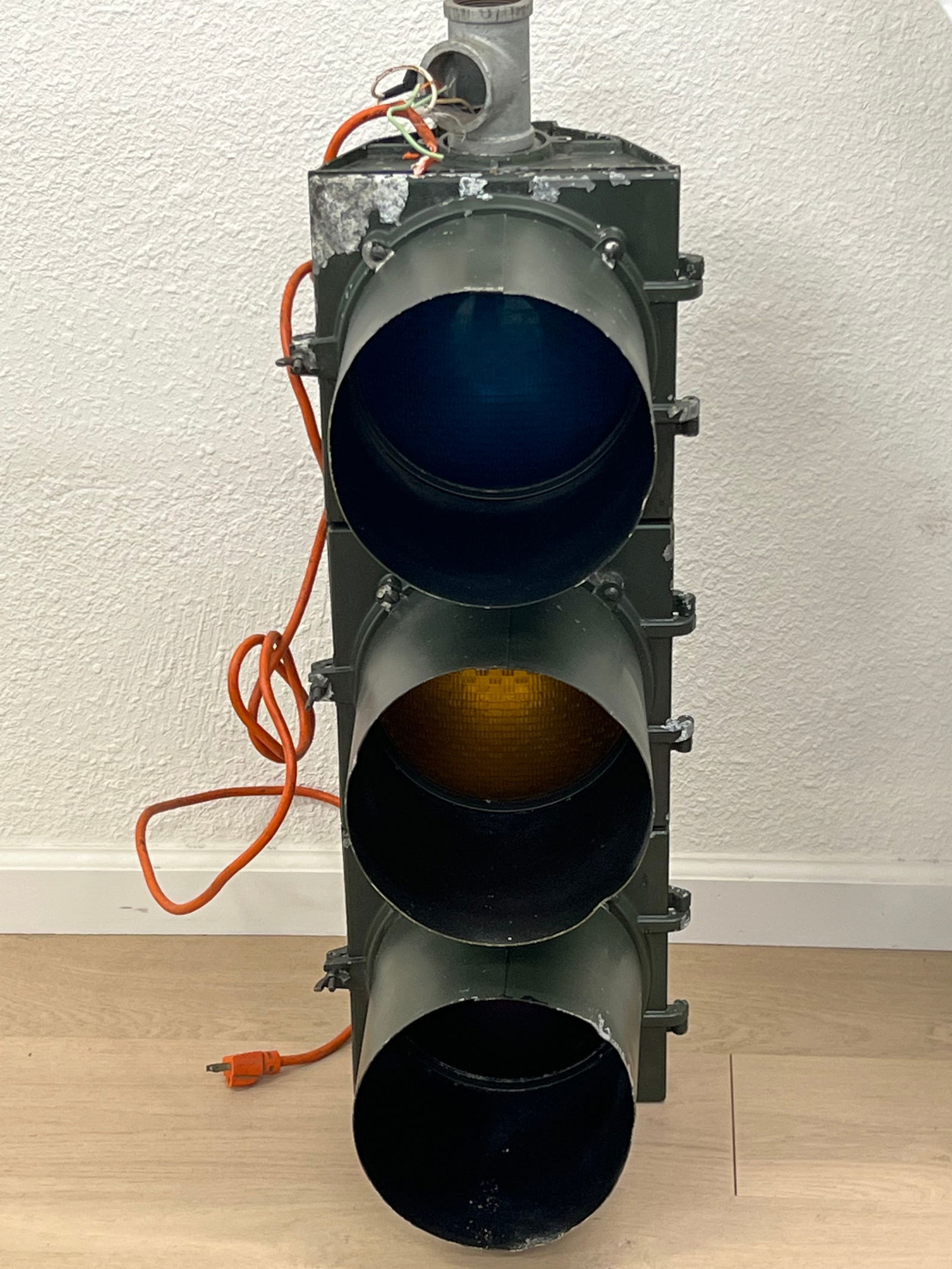 Vtg 3 Light Traffic Signal 10'' x 14'' x 35'' (Works) - Pick Up or Arrange Own Shipping - (1 of 6)