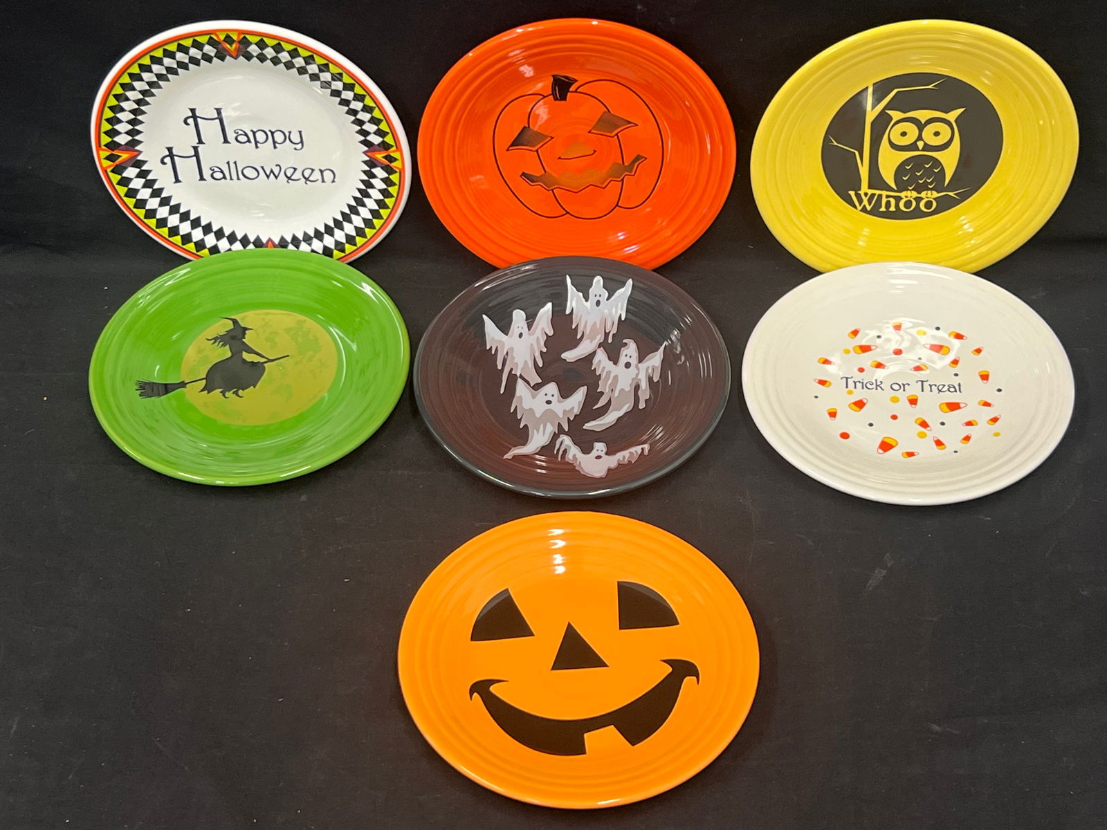 (7)Asst Fiesta Pottery Halloween Plates  - 9'' Plates in Various Styles / Colors - Witch, Whoo Owl, (1 of 2)