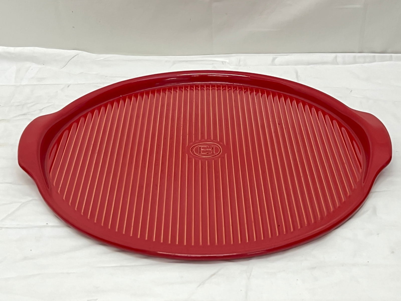Emile Henry France 14'' Pizza Stone Red Color (1 of 6)