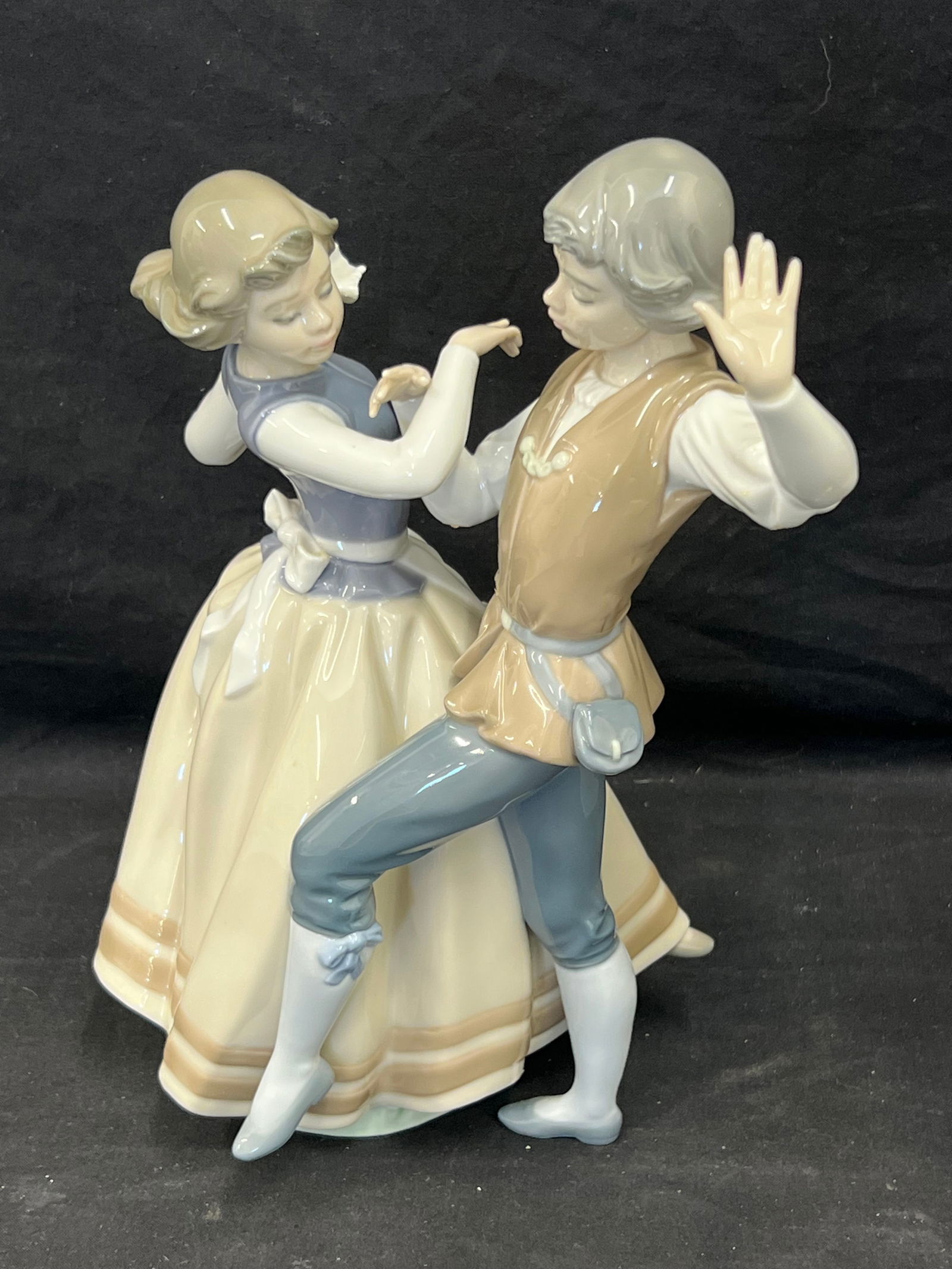 Lladro 'Dancing The Polka' Figure #5252, Approx 11.5''T - Retired Figure w/ Original Box (1 of 7)