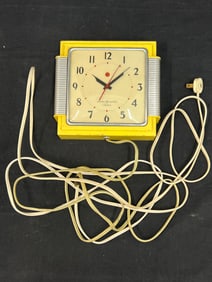 MCM General Electric Telechron Electric Wall Clock - 1950s Model 2HA43 Wall Clock (Working) 7'' x