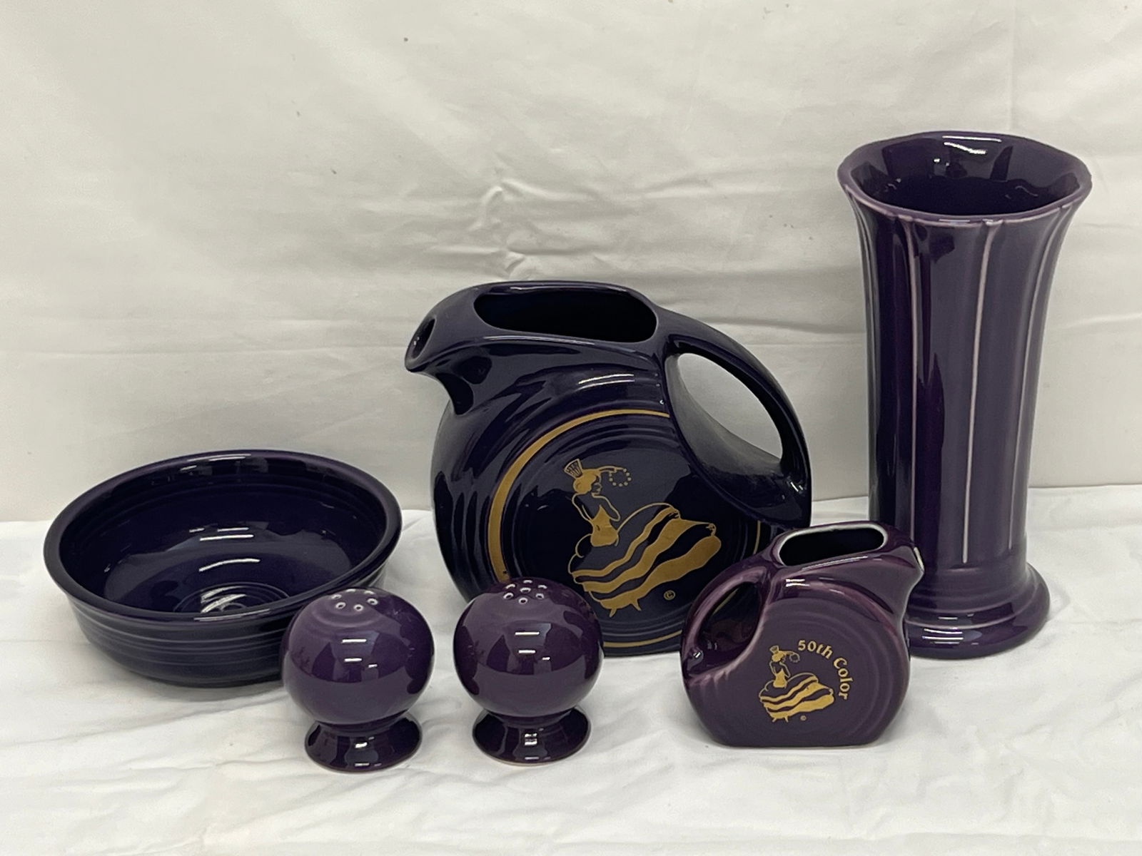 5pcs Fiesta Pottery Mulberry / Plum - Pr Salt Pepper Shakers w/ Box, Mulberry Introduced 2018 Disk (1 of 9)