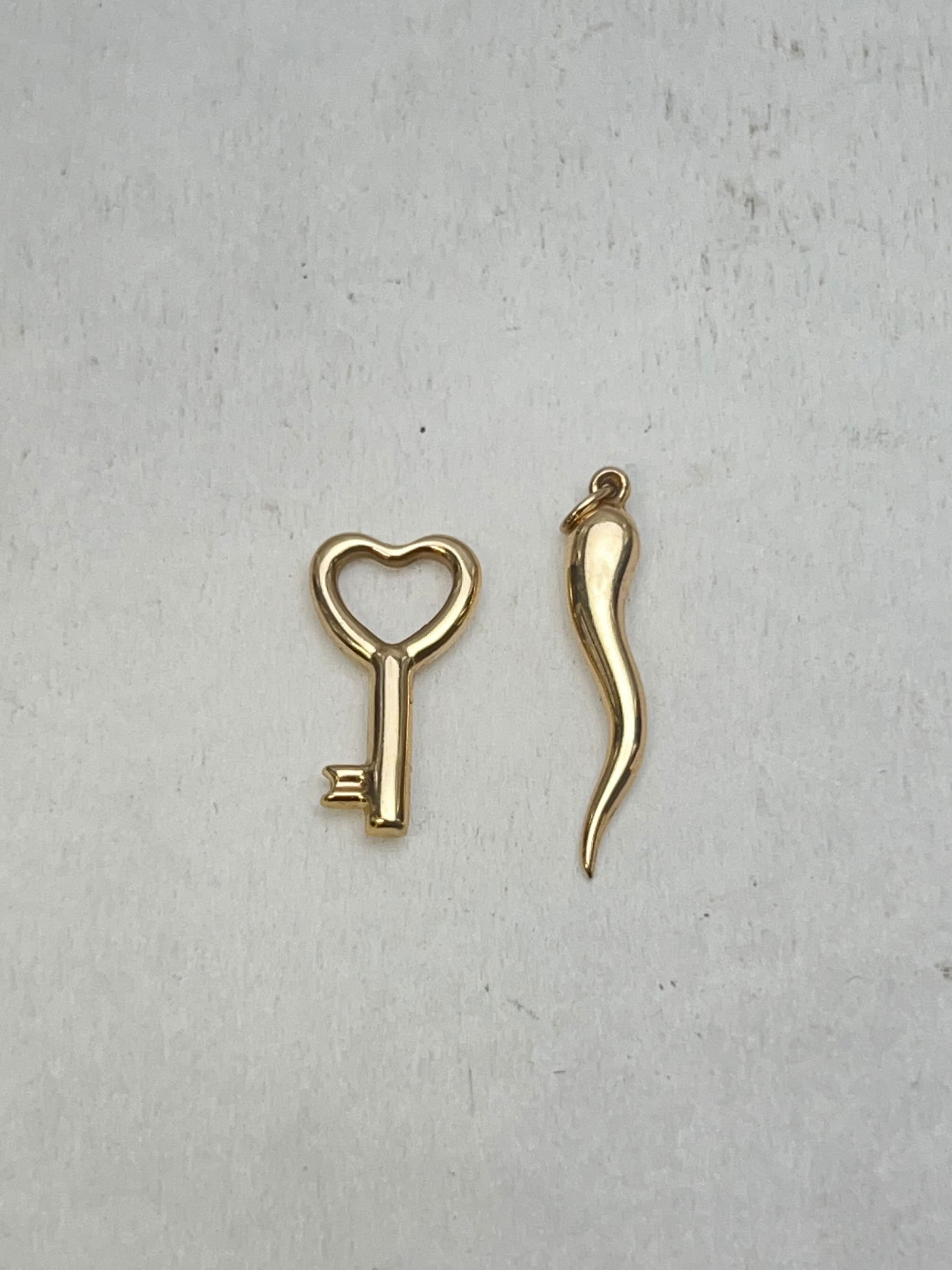 (2)14K Yellow Gold Pendants, TW 1.20g (1 of 2)