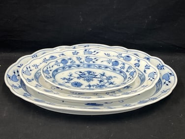 (3)Meissen Blue Onion Platters - (1)17'' x 11.5'' x 2'' , (1)14'' x 9'' x 1.75'' , (1)9.75'' x 6.5''