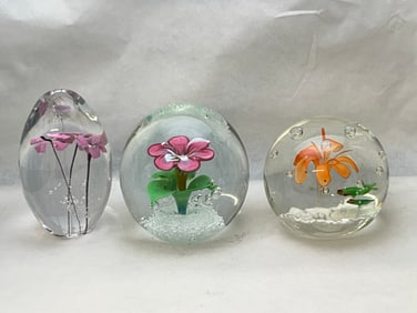 (3)Art Glass Paperweights w/ Flowers, (1)Frog - Asst Sizes