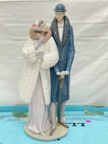 Lladro ''On The Town'' #1452 w/ Box