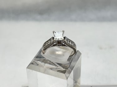 GSI Certified .95ct SI1 F Color Diamond Ring, Sz 7 - Colorless 'F' Color Diamond in Beautiful