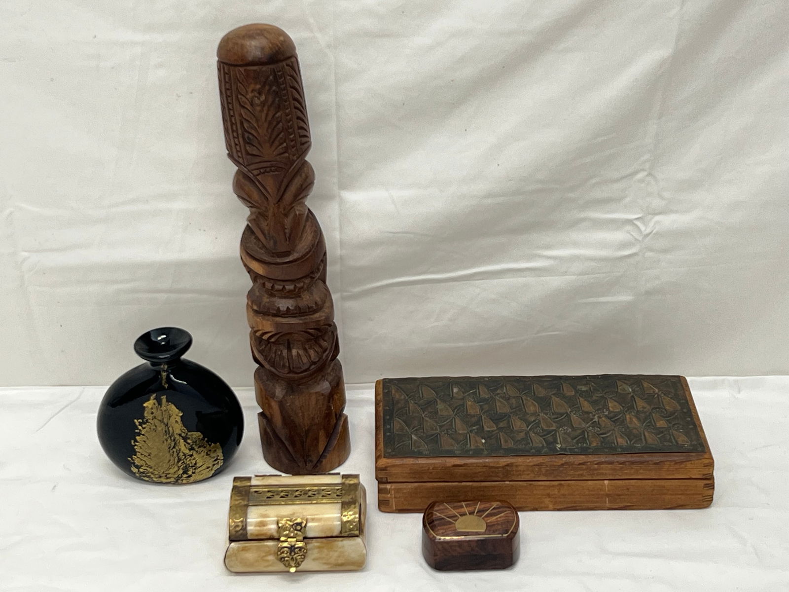 Signed Tiki, Art Glass, Trinket Boxes - (3)Various Trinket Boxes in Asst Sizes & Styles, (1)Studio (1 of 13)