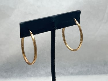 14K Gold Hoop Earrings 1.18g TW, 1.25'' x 1''