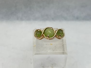 14K Gold Peridot Ring, Sz 6, TW 4.24g - 3 Peridot Gemstones w/ Design set in 14K Gold