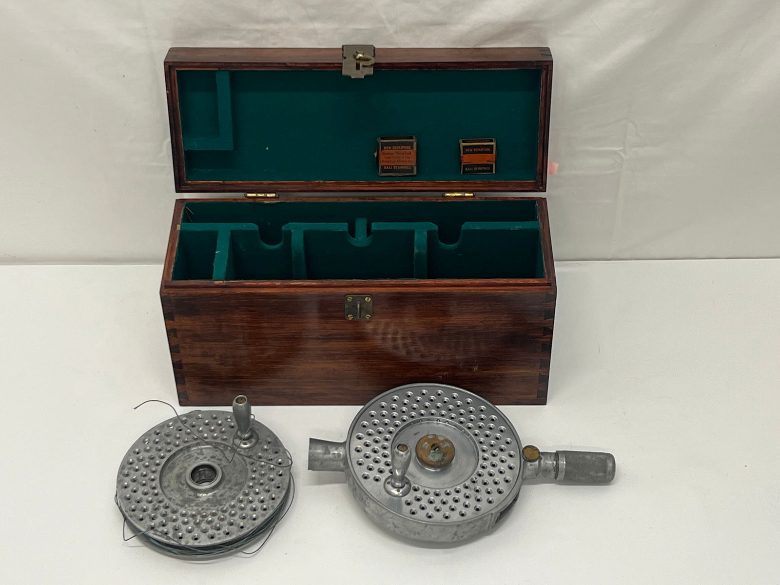 Vintage Fishing Fly Reel, Mens Vanity Set - Fly Wheels w/ Dovetail Wood Case + Leather Case Mens (1 of 16)