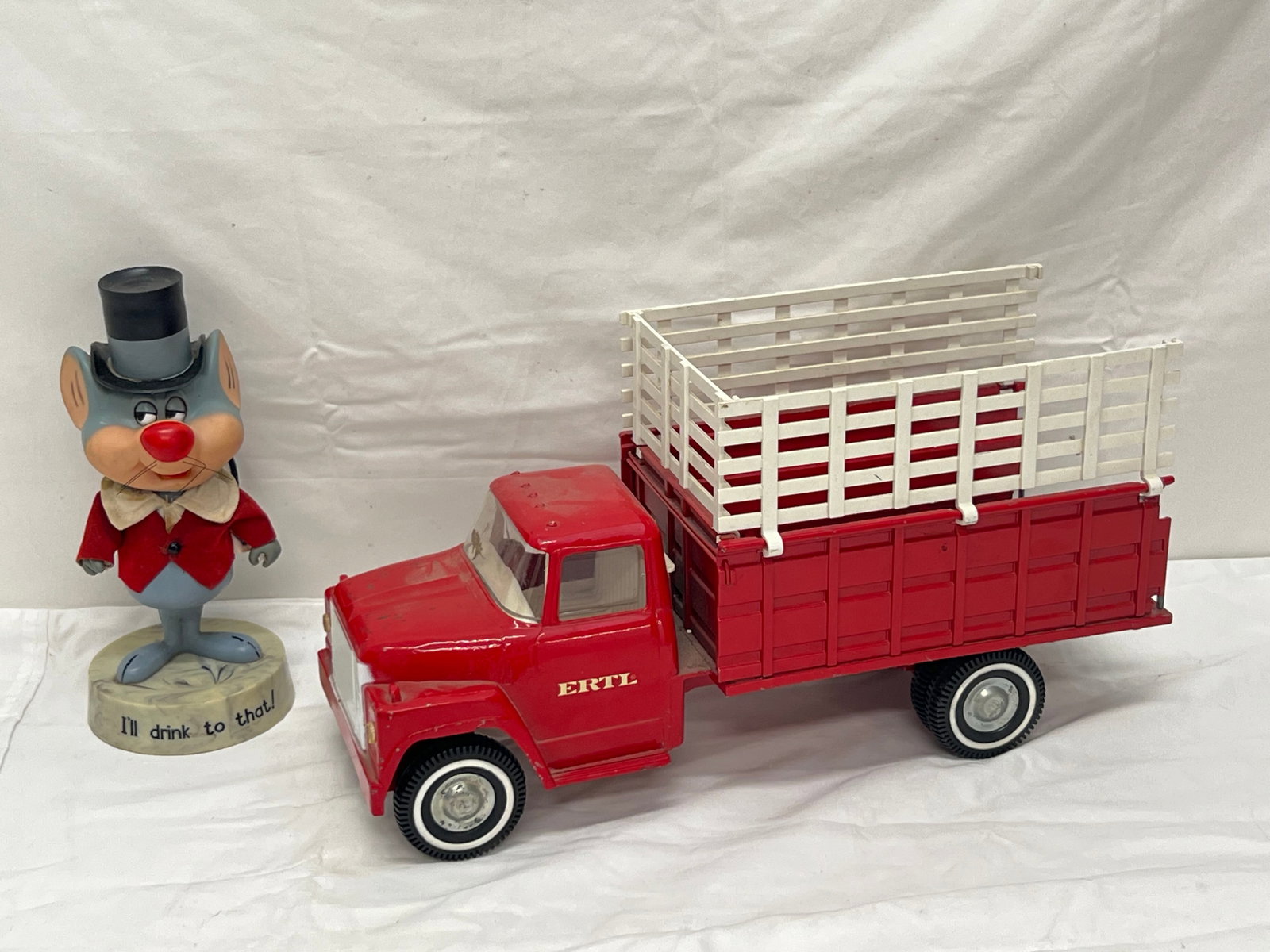 ERTL 1960s International Harvester Cattle Truck - w/ Vintage ''I'll Drink to that'' Rubber / Vinyl: ERTL 1960s International Harvester Cattle Truck - w/ Vintage ''I'll Drink to that'' Rubber / Vinyl
