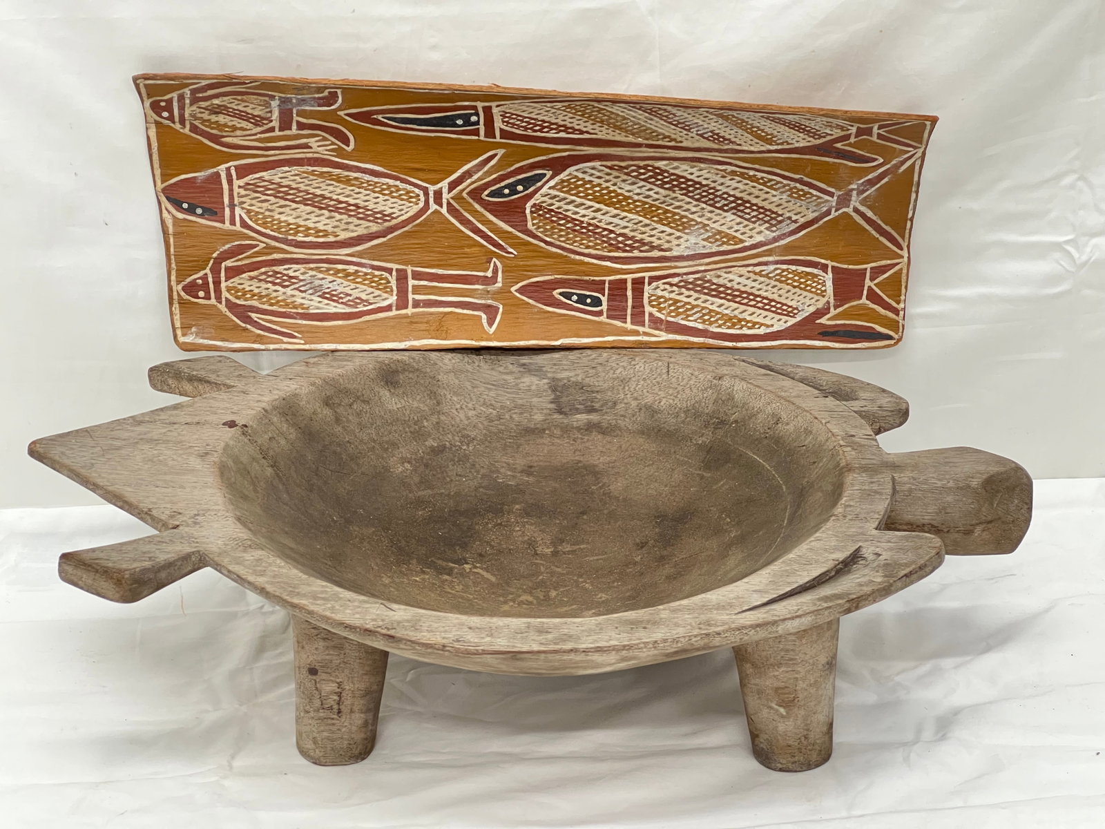 Fijian Carved Turtle Kava Bowl & Aboriginal Art - Benny Mudurrug (B.1925-), Tribe Burada Blyth River: Fijian Carved Turtle Kava Bowl & Aboriginal Art - Benny Mudurrug (B.1925-), Tribe Burada Blyth River Area 15'' x 5.5'' , Kava Bowl 17.75'' x 12.5'' x 4''