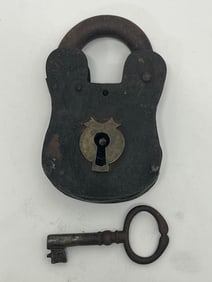 Antique Iron Padlock w/ Key 3.5'' x 5.75'' x 1'' (Works)