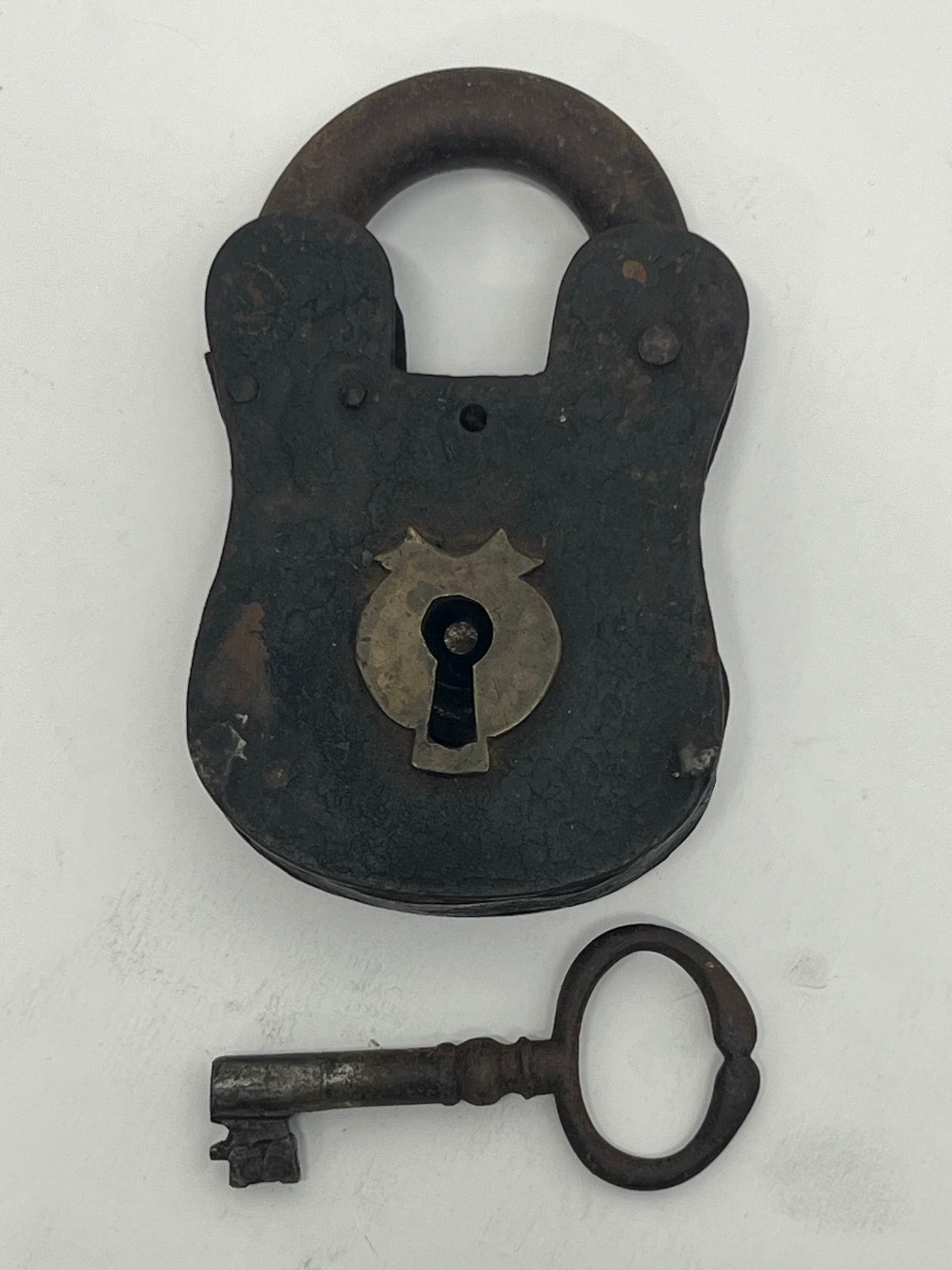 Antique Iron Padlock w/ Key 3.5'' x 5.75'' x 1'' (Works) (1 of 5)