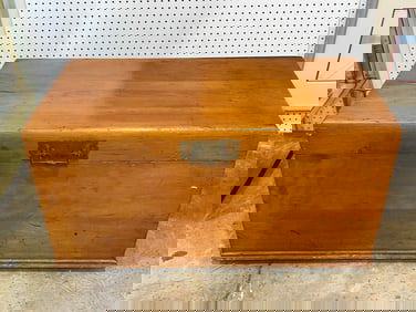 Wooden Trunk w/ Asian Brass Hardware 36'' x 18'' x 19'' - Pick Up or Arrange Own Shipping -