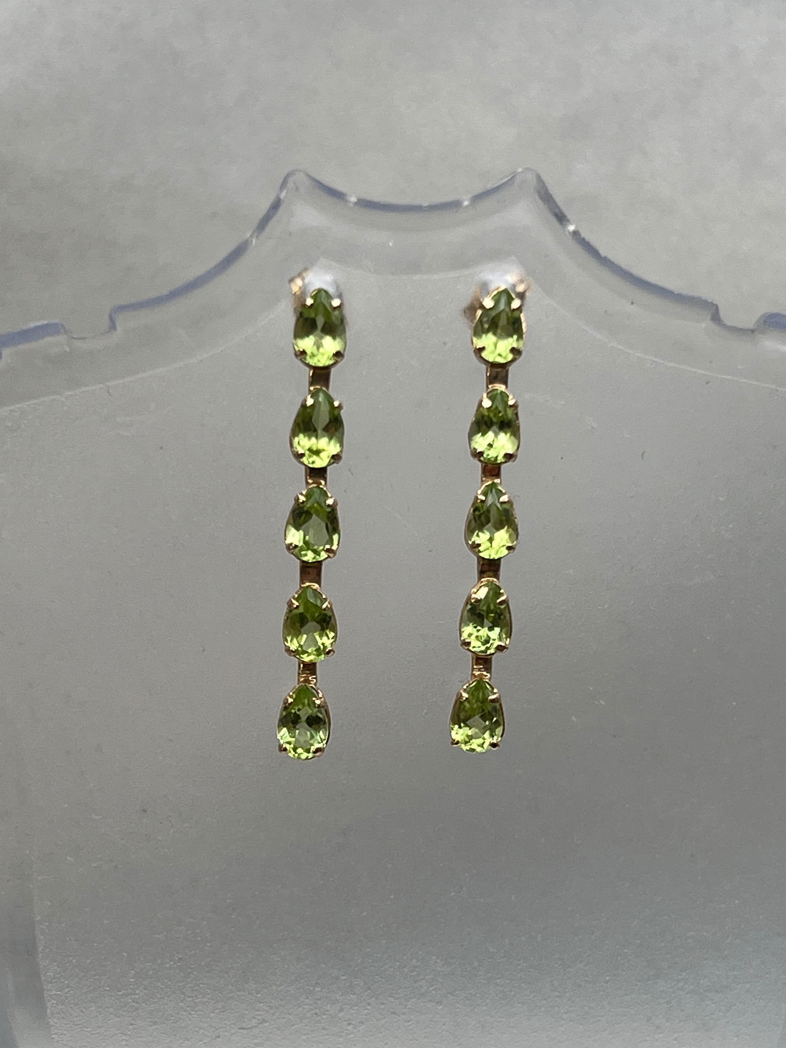 14K Gold Peridot Gemstone Dangle Earrings 1.5''L - TW 2.46g 14K Yellow Gold Earrings & Backs (1 of 4)