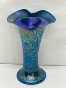 1970s Lundberg Studios Pulled Feather Vase 6'' x 9.5'' -  Pinched Top Pulled Feather Vase Blues /