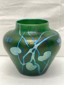Signed 1976 Lundberg Studios Art Glass w/ Butterflies - Iridescent 1976 Green & Blue Flower