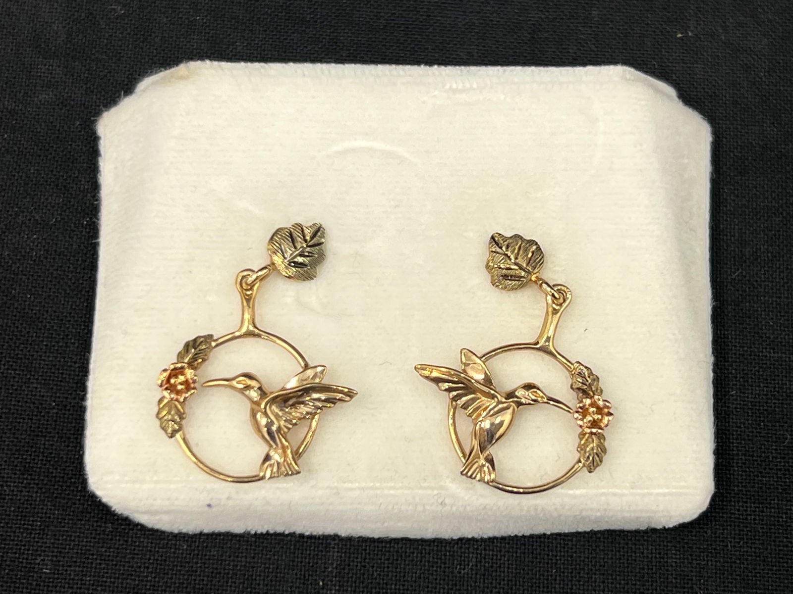 Vintage Black Hills Gold Hummingbird Earrings- Dangle Pierced Earrings 1.25''L , 2.83g Wgt (1 of 2)