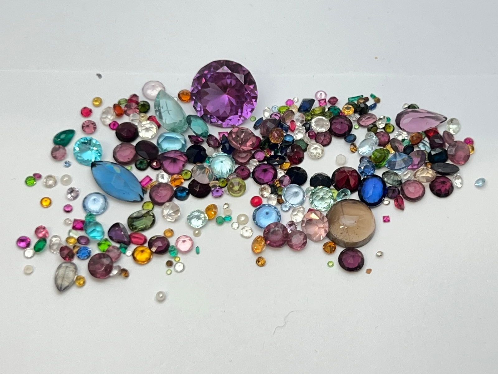 Lot of Asst Gemstones - Topaz,Citrine,Peridot,More - Pink Sapphire, Amethyst + More - Various Sizes: Lot of Asst Gemstones - Topaz,Citrine,Peridot,More - Pink Sapphire, Amethyst + More - Various Sizes & Cuts