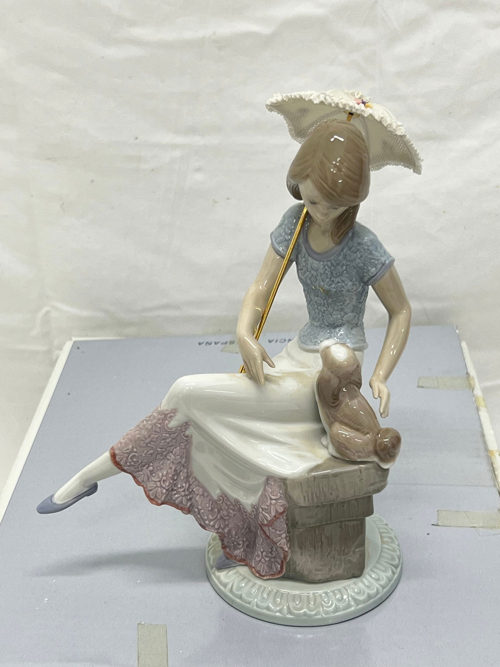 Lladro #7612 Picture Perfect Figure w/ Cat, Original Box (1 of 5)