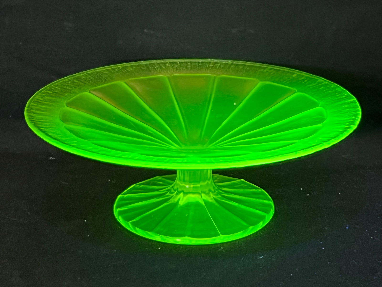 Uranium Vaseline Glass Compote Dish 7'' x 2.5'' (1 of 2)