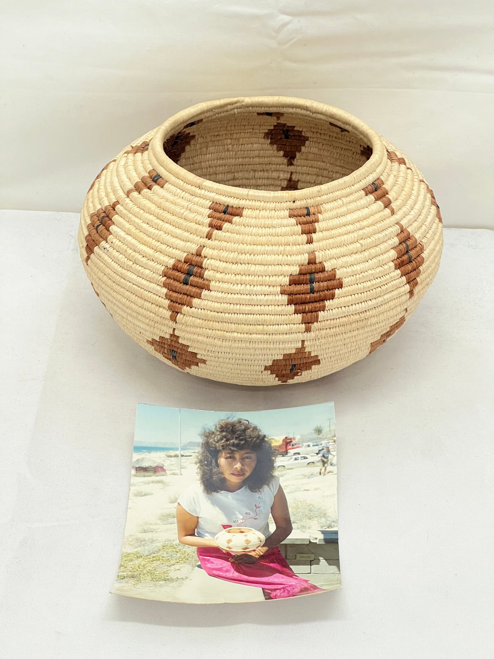 Native Seri Indian Woven Basket by Una Romero - Kunkaak / Kmike Sonora Desert Basket 7'' x 5.5'': Native Seri Indian Woven Basket by Una Romero - Kunkaak / Kmike Sonora Desert Basket 7'' x 5.5'' with Photo of Maker Included
