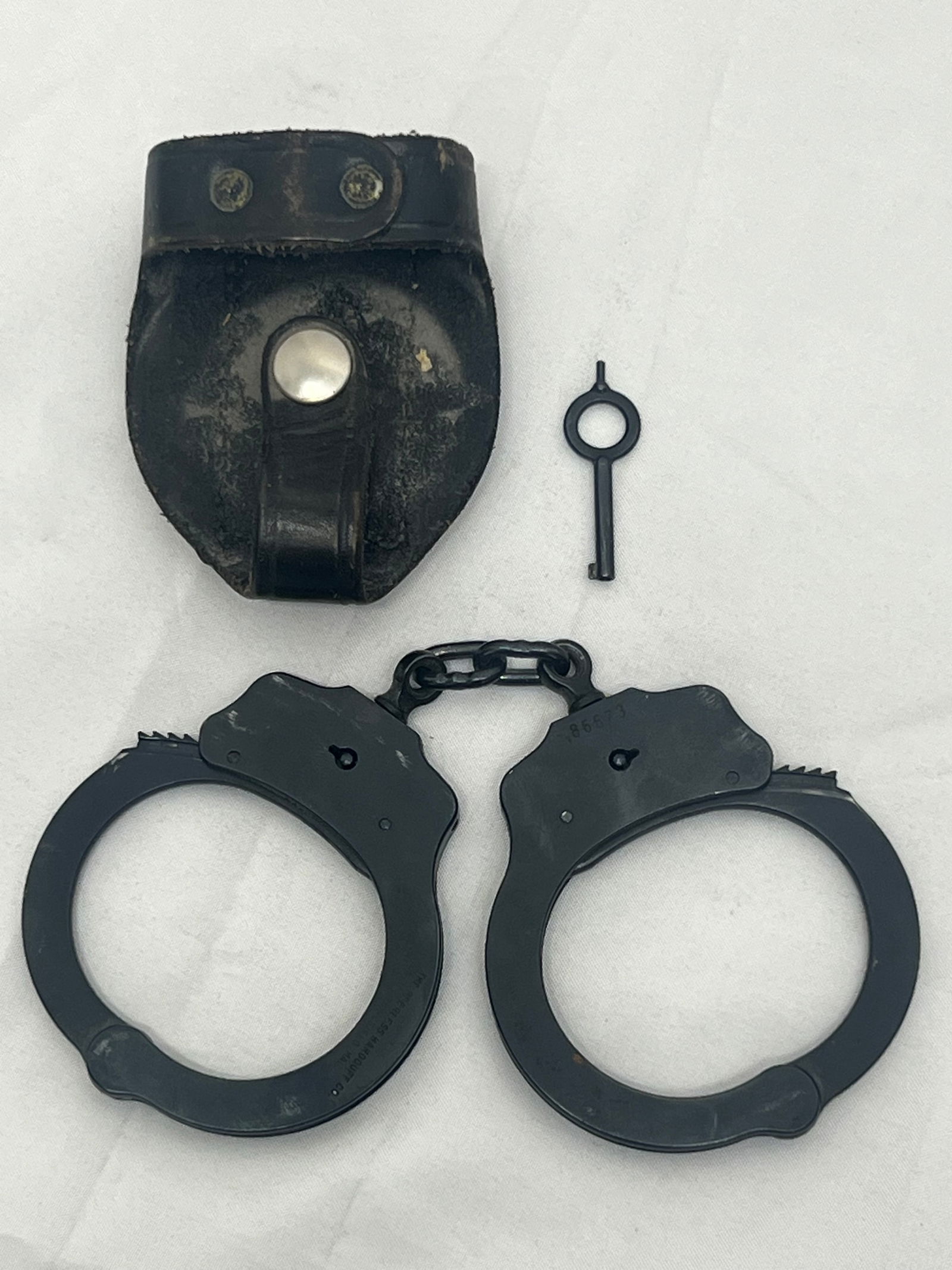 Vintage Peerless Handcuffs Co. with Key & Case - Serial #86673 (1 of 7)