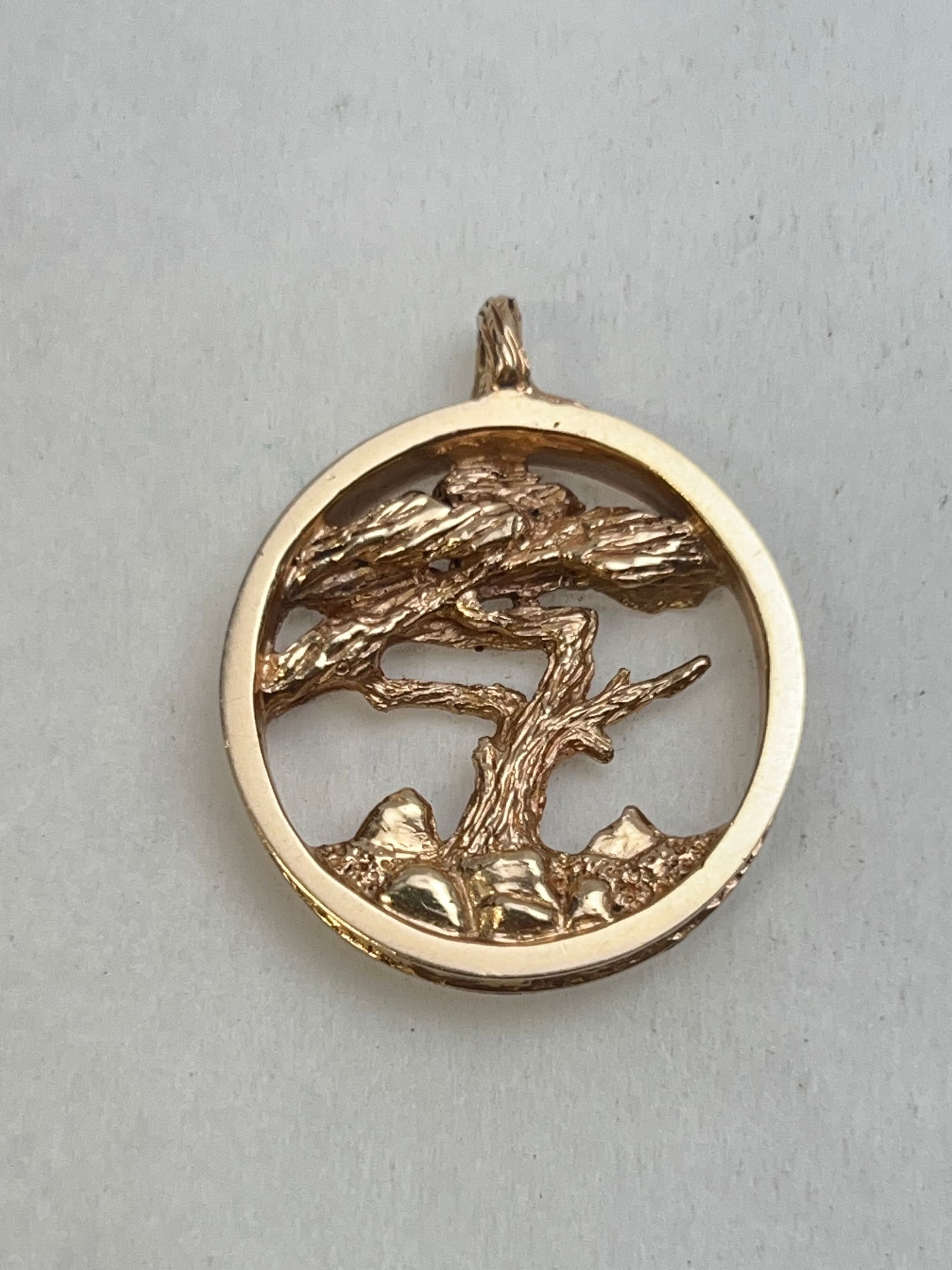 14K Gold Pebble Beach Lone Cypress Tree Pendant - TW 21.22g , 1.5'' Custom Pendant - Tested 14K Gold (1 of 2)