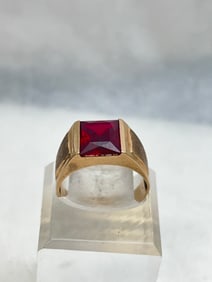 1940s 10K Gold Ruby Ring, Sz 8, TW 3.83g - Hallmarked ''10K''
