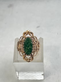 10K Gold Vintage Green Stone Ring, Sz 7 - Ornate 10K Gold Setting